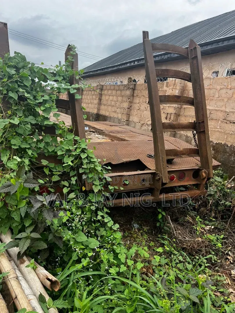 70 Tons Double Axle Lowbed Back - Construction Company Use