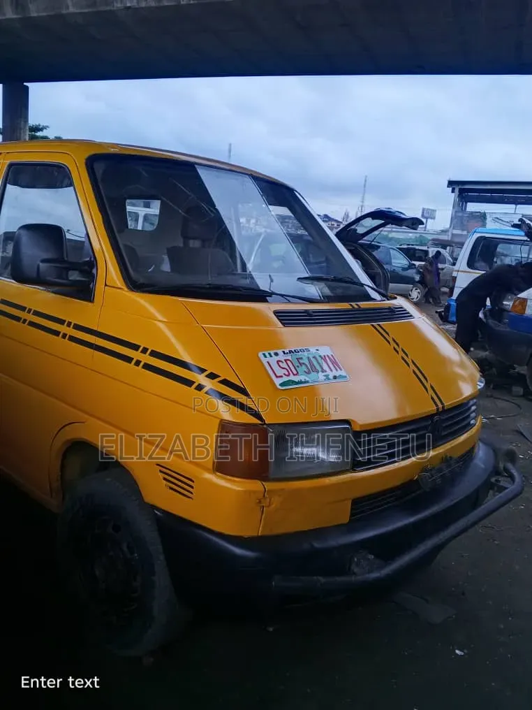 Volkswagen Transporter 2007 Yellow