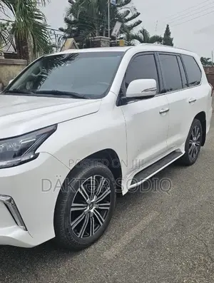 Lexus LX 2018 White