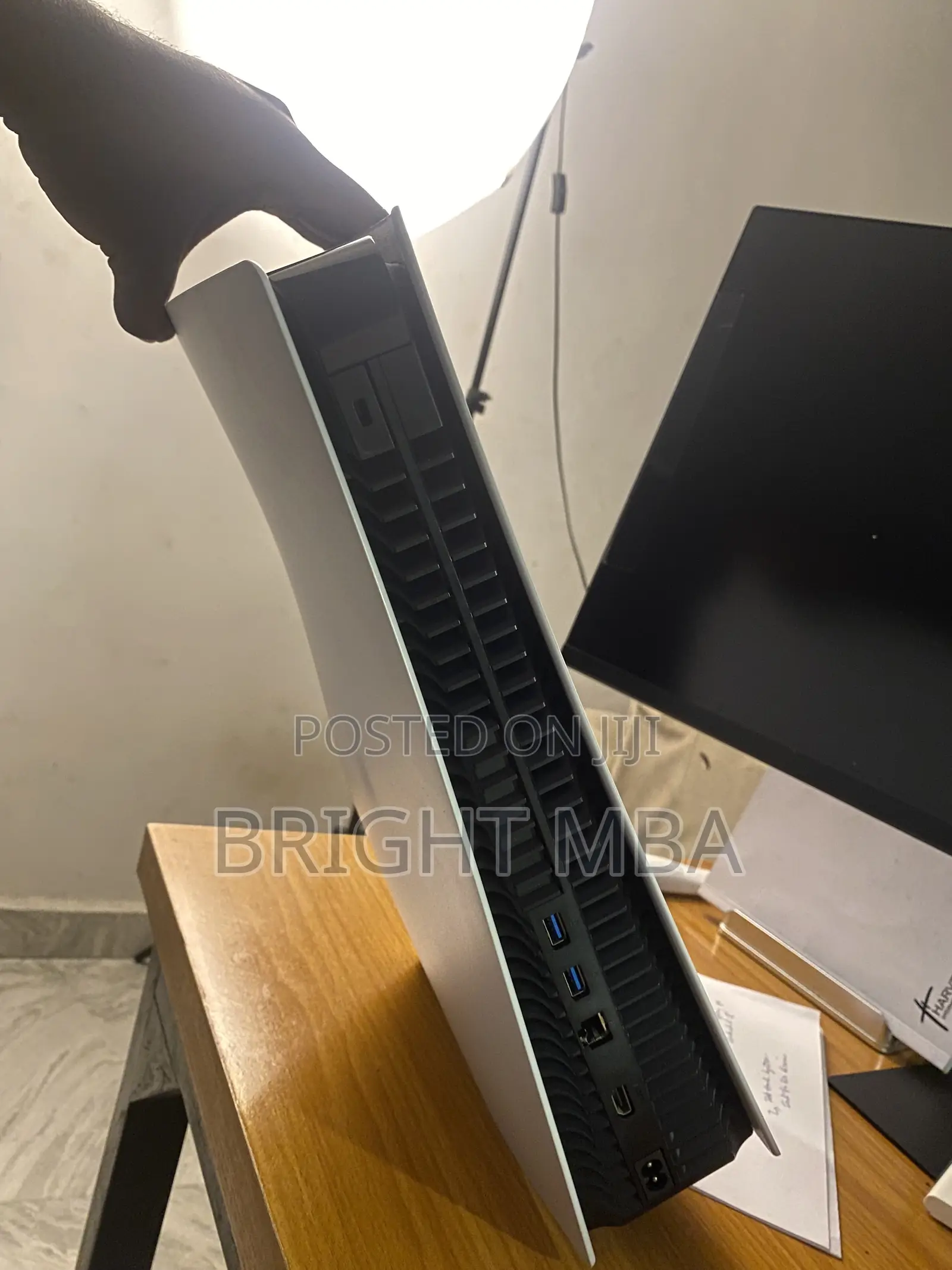 PS5 Console + FIFA 24