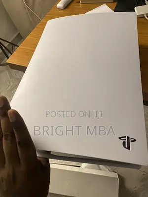 PS5 Console + FIFA 24