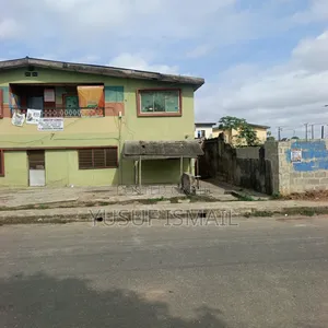 Furnished 3bdrm Block of Flats in Off Adealu Street for sale