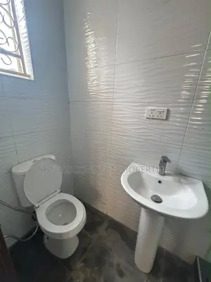2bdrm Apartment in Lekki Phase 1 for rent