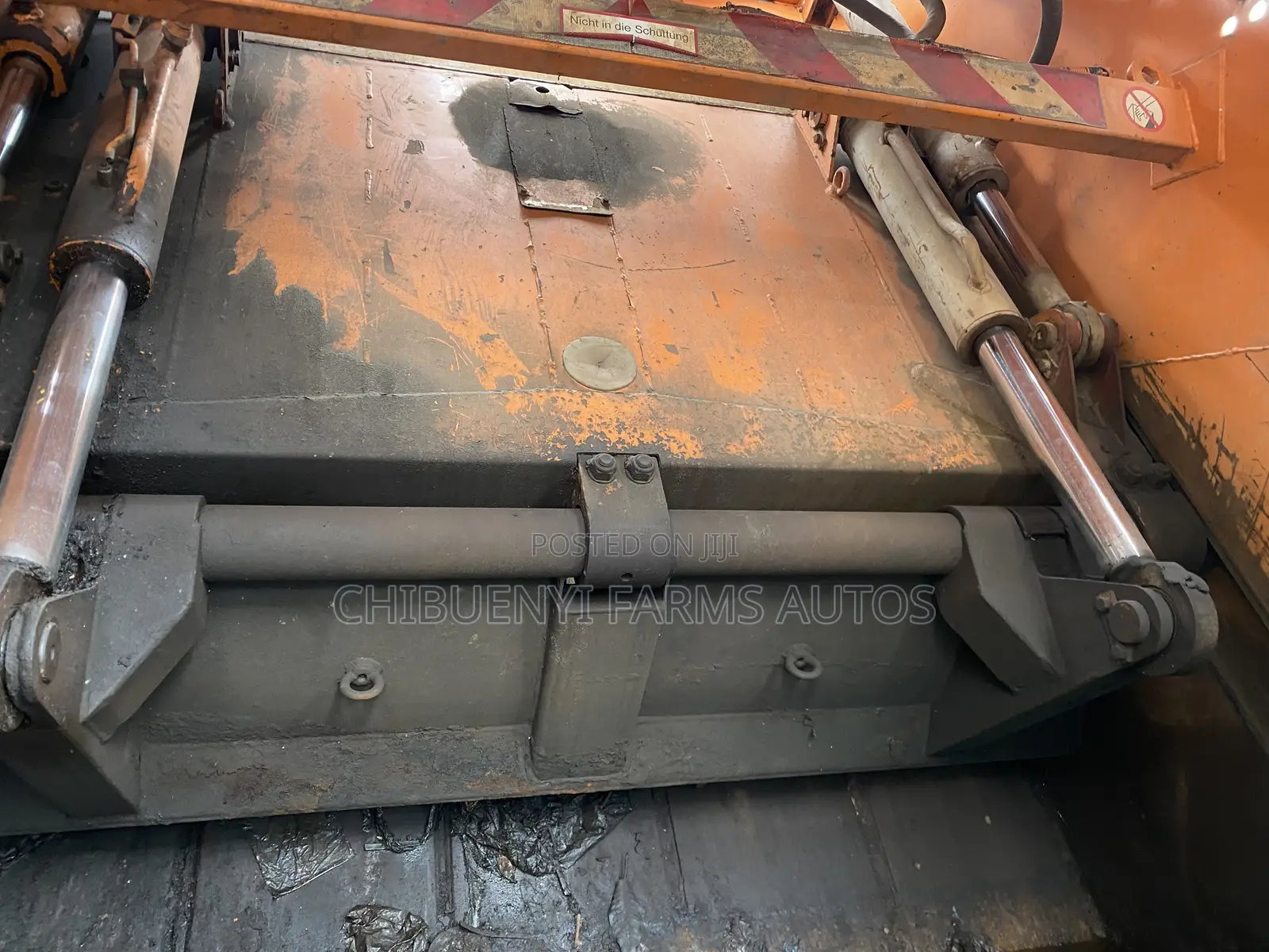 Benz Garbage Compactor