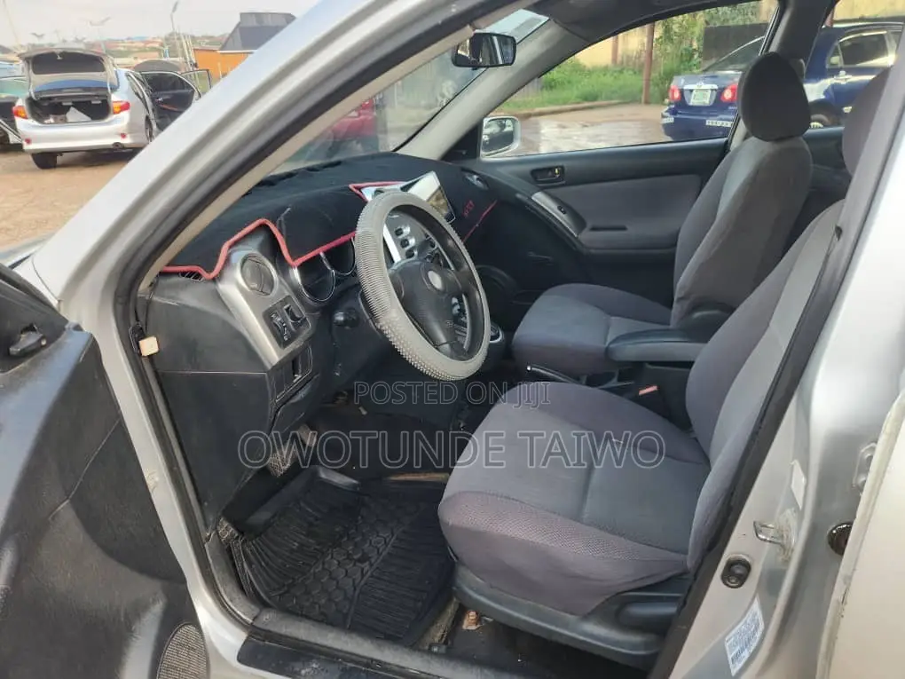 Toyota Matrix 2003 Silver