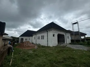 5bdrm Bungalow in Akingbile, Ojoo for sale