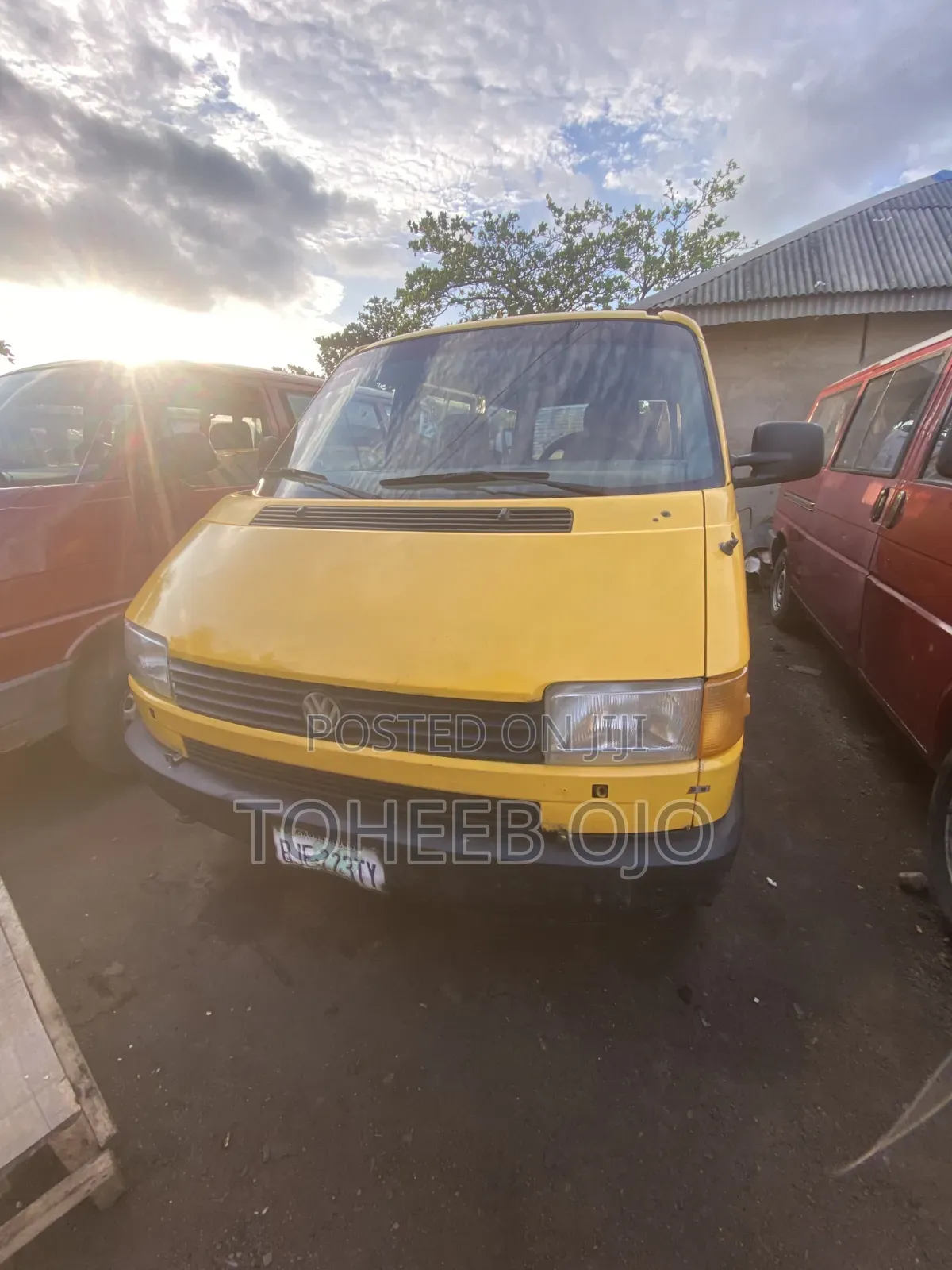 Volkswagen Transporter 1996 Yellow