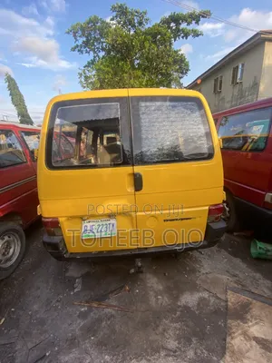 Volkswagen Transporter 1996 Yellow