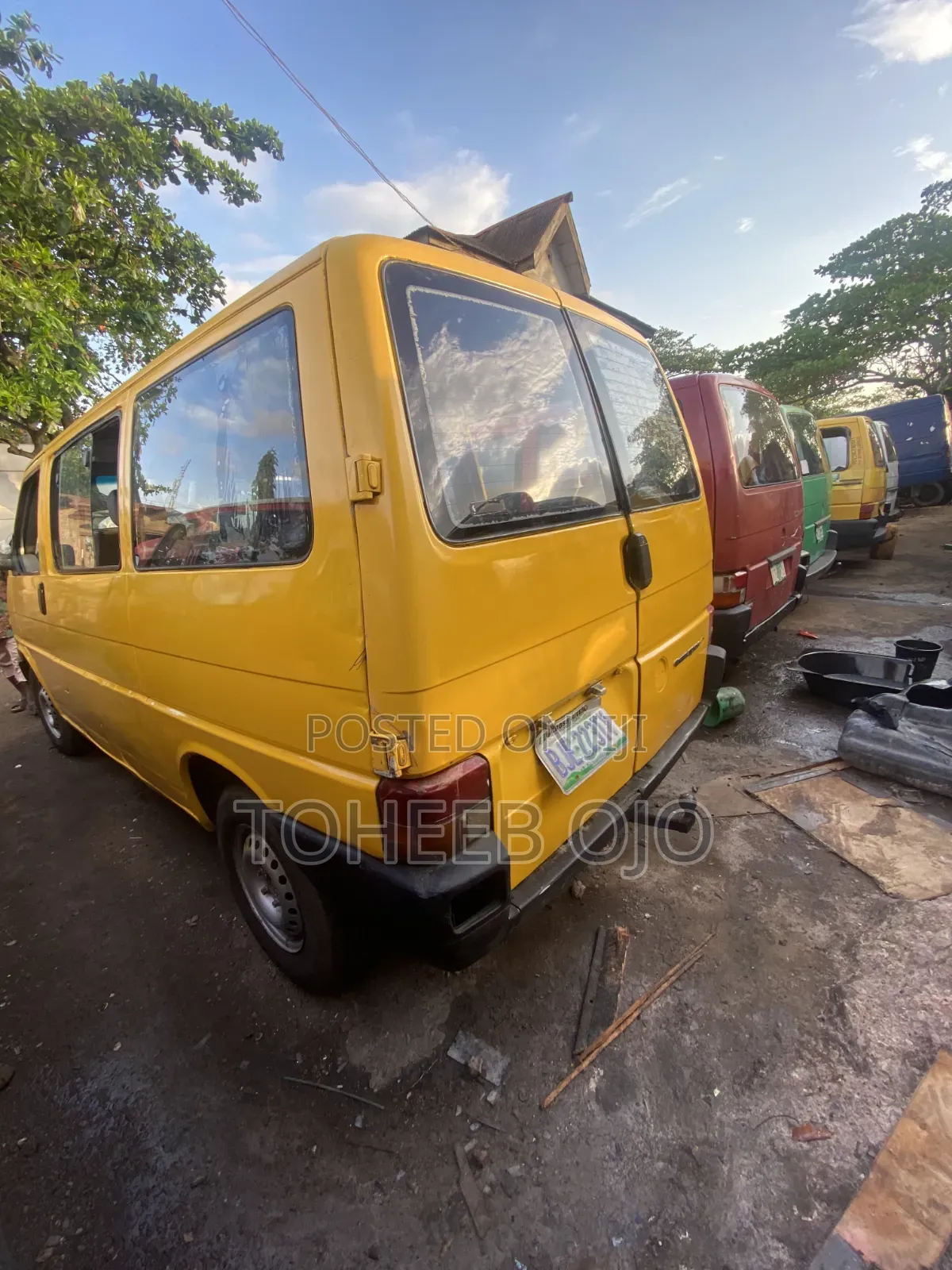 Volkswagen Transporter 1996 Yellow