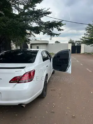 Toyota Avalon Limited 2010 White
