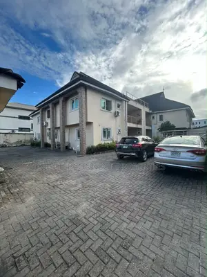 3bdrm Apartment in Lekki Phase 1 for rent