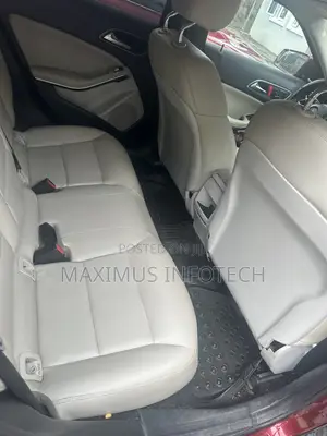 Mercedes-Benz GLA 250 2015 Red