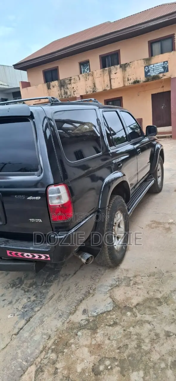 Toyota 4-Runner 2000 Black