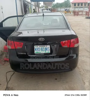 Kia Cerato 2011 Black