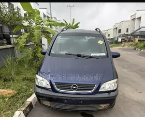 Opel Vivaro 2004 Blue