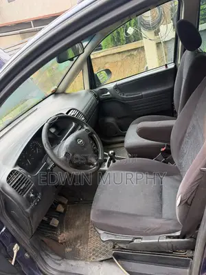Opel Vivaro 2004 Blue