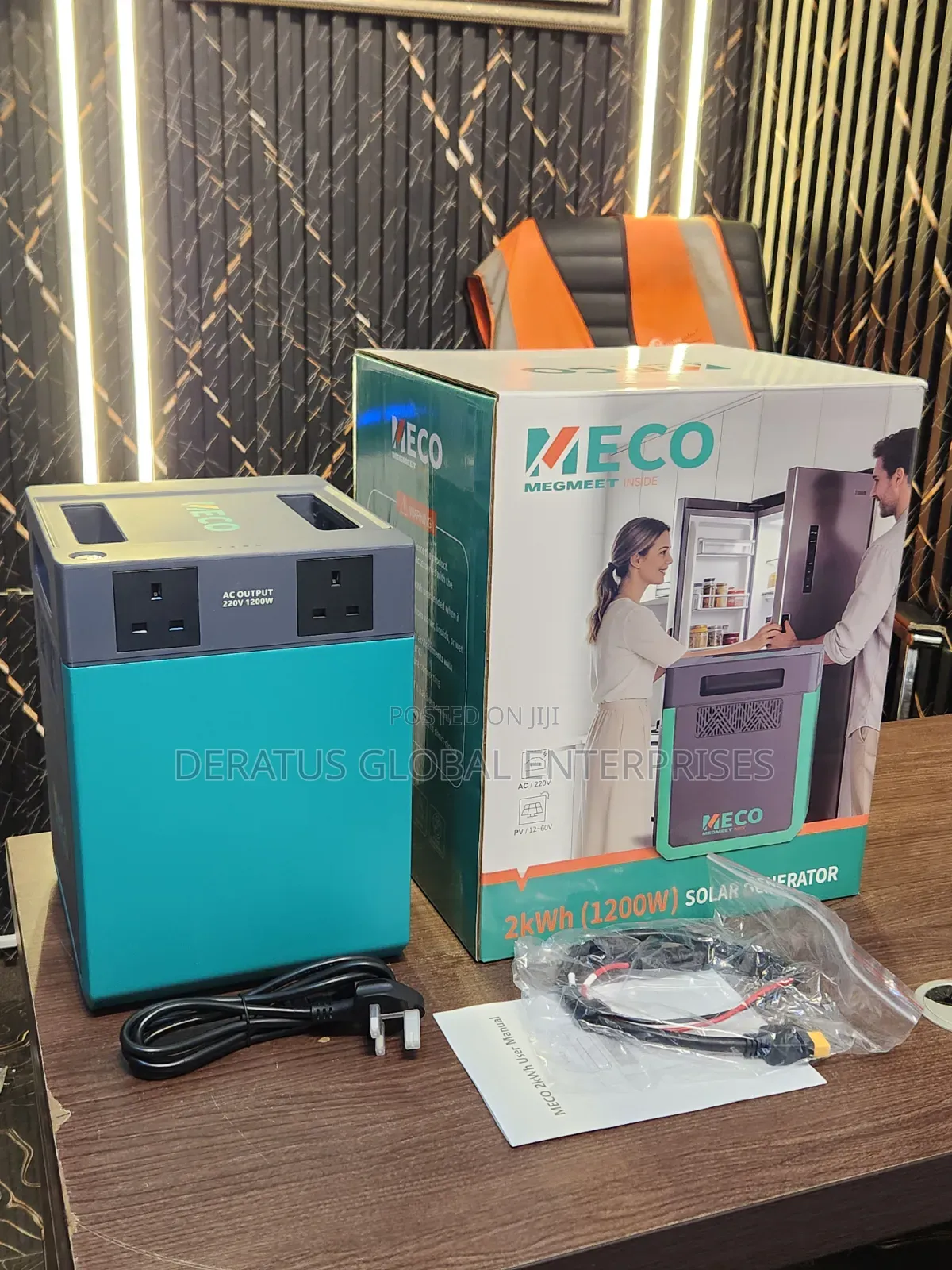 2kWh MECO Portable Solar Generator _ 1200W Power