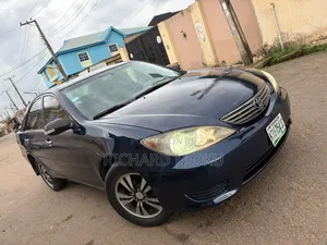 Toyota Camry LE 4dr Sedan (2.4L 4cyl 5A) 2005 Blue