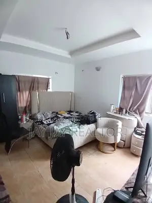 3bdrm Block of Flats in Dakwo District for rent