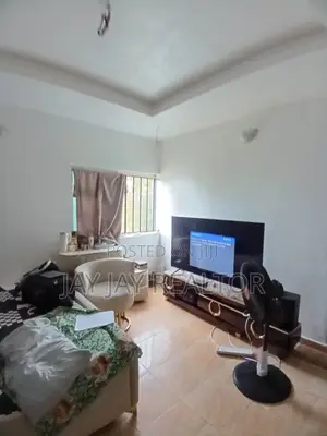 3bdrm Block of Flats in Dakwo District for rent