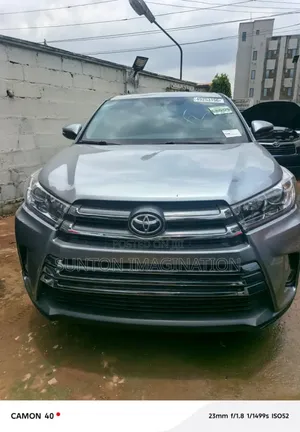 Toyota Highlander LE Plus 4dr SUV AWD (3.5L 6cyl 6A) 2015 Silver