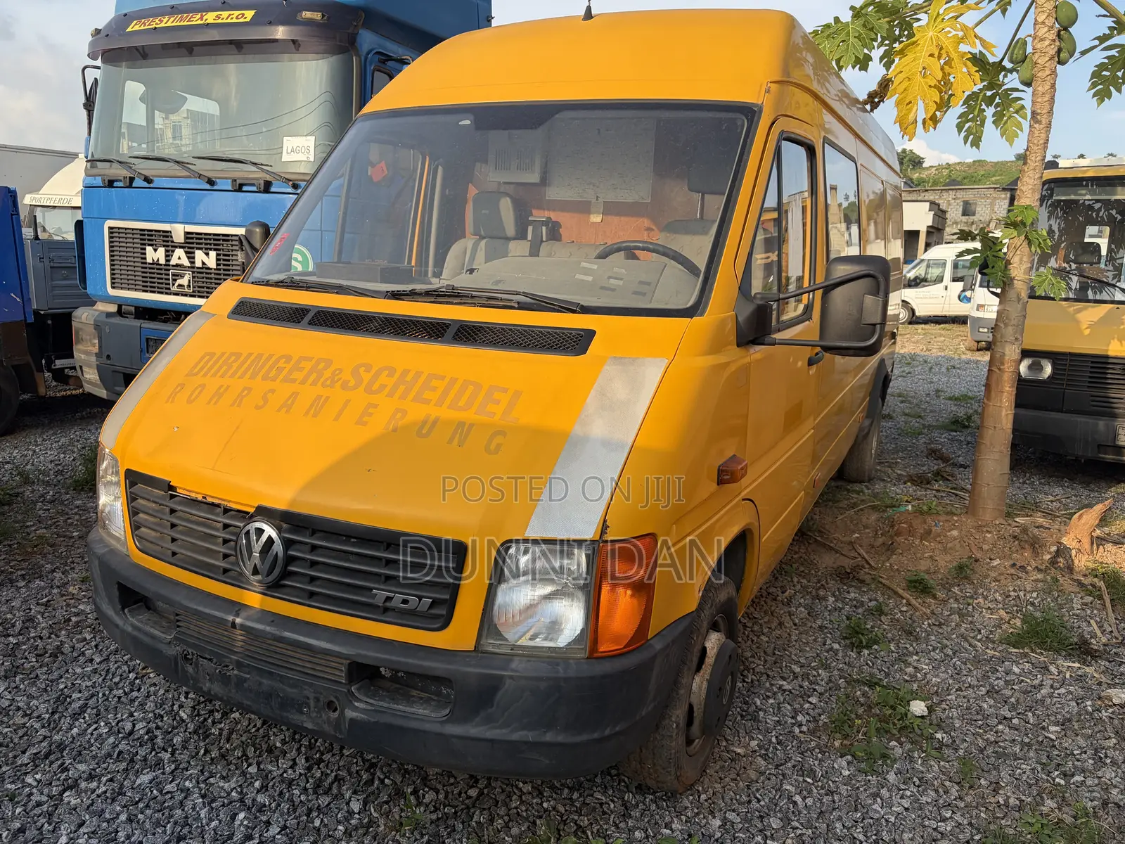 Volkswagen Transporter 2005 Yellow