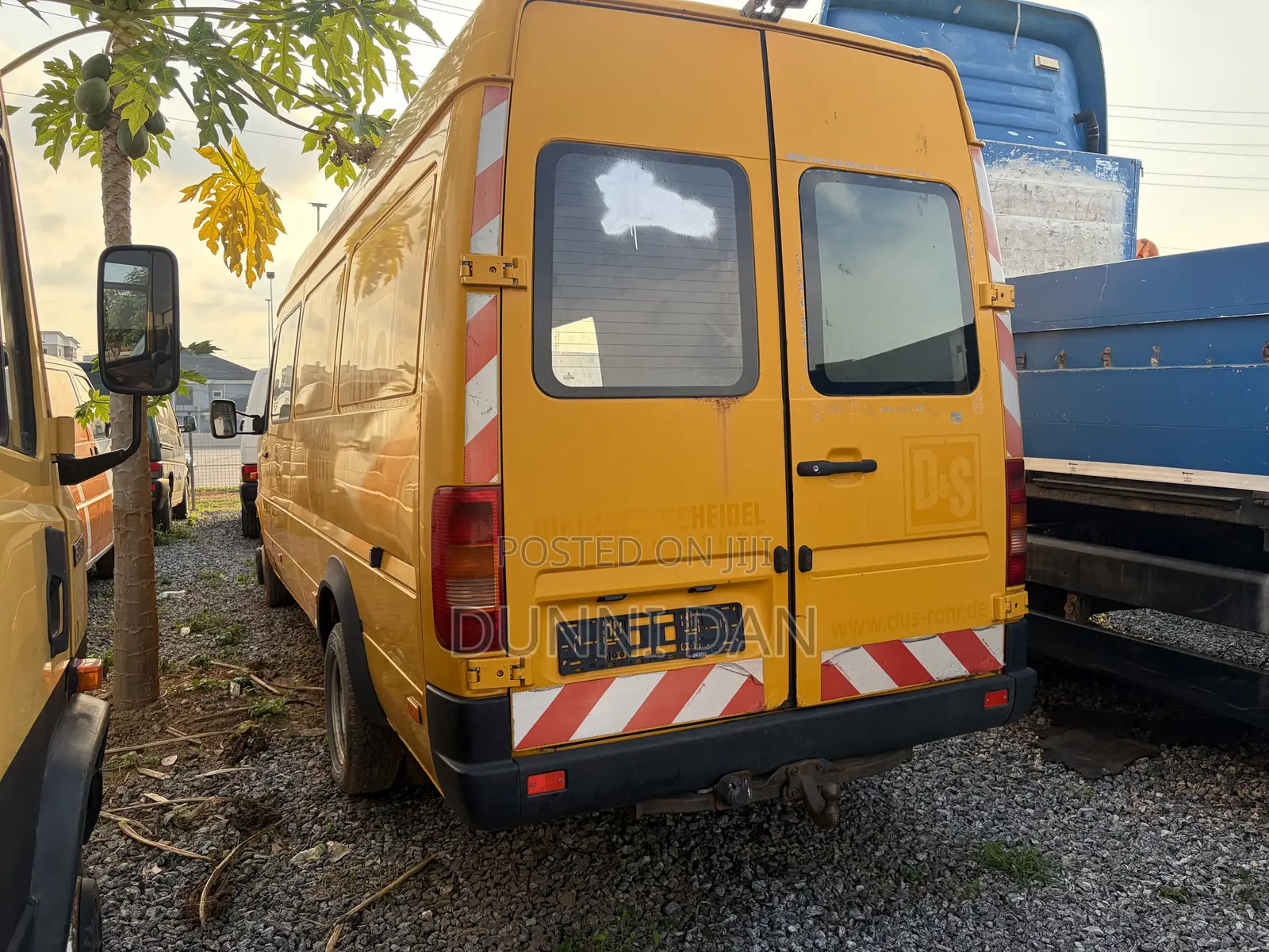 Volkswagen Transporter 2005 Yellow