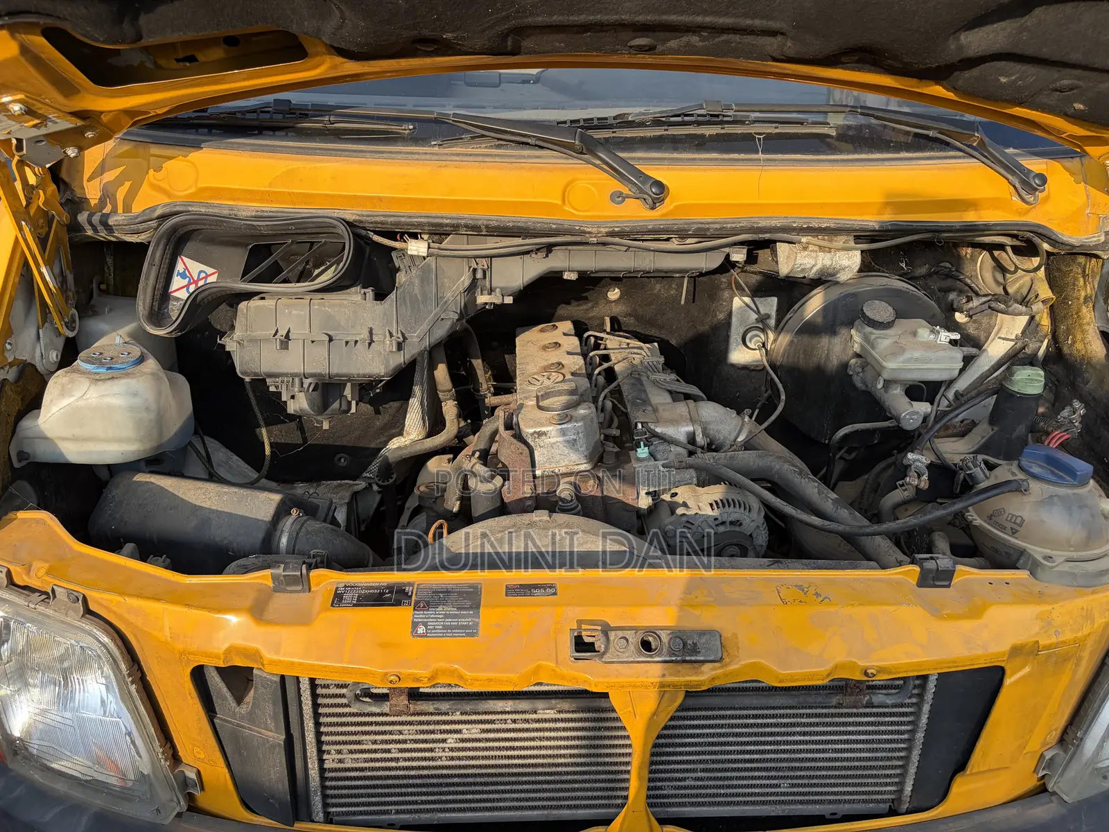 Volkswagen Transporter 2005 Yellow