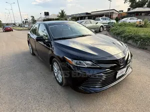Toyota Camry LE FWD (2.5L 4cyl 8AM) 2018 Black