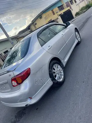 Toyota Corolla 2010 Silver