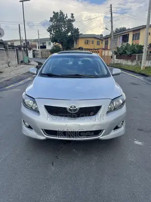 Toyota Corolla 2010 Silver