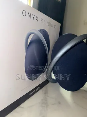 Onyx Studio 8