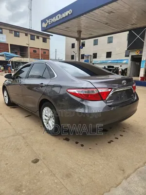 Toyota Camry 2017 Gray
