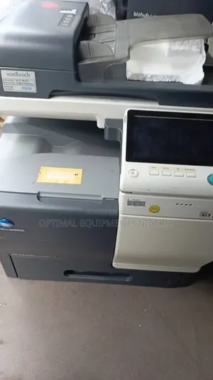 Bizhub C3351