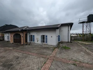 3bdrm Bungalow in Ekpri Nsukara, Uyo for sale