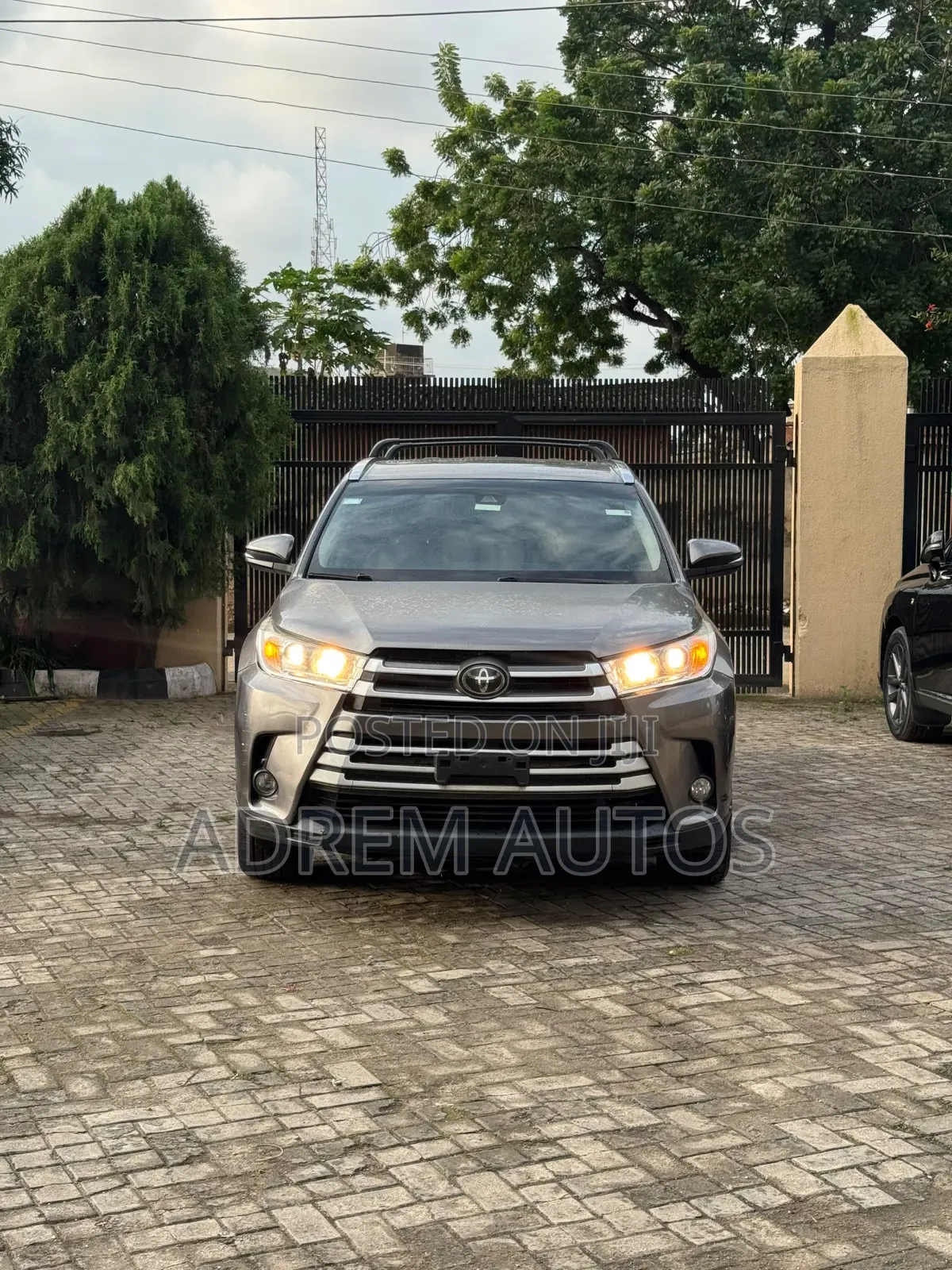 Toyota Highlander XLE 2019 Gray