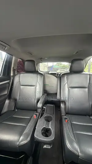 Toyota Highlander XLE 4x4 V6 (3.5L 6cyl 8A) 2017 Gray
