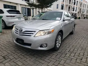 Toyota Camry 2011 Silver