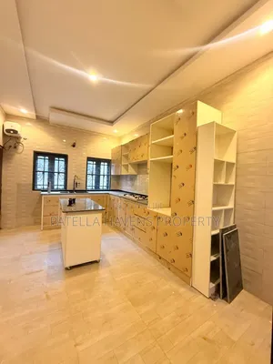 4bdrm Duplex in Life Camp for sale