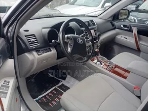 Toyota Highlander Limited 3.5l 4WD 2013 Gray