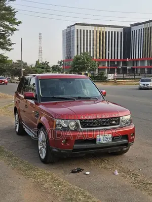 Land Rover Range Rover Supercharged 2011 Red