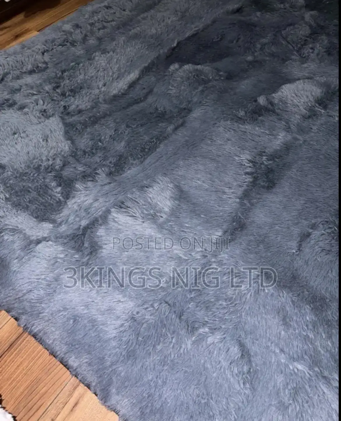 Fluffy Center Rug