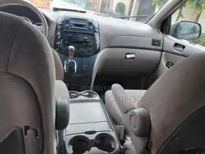 Toyota Sienna 2005 Gray