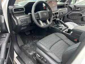 New Toyota Tacoma TRD Off-Road Double Cab 4WD 5.0 ft. SB (Automatic)