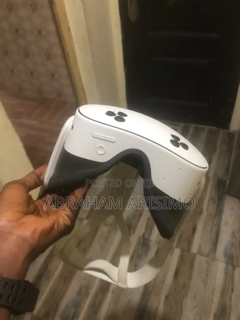 Meta Quest 3 VR Headset