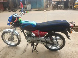 Bajaj Boxer 100 2022 Red