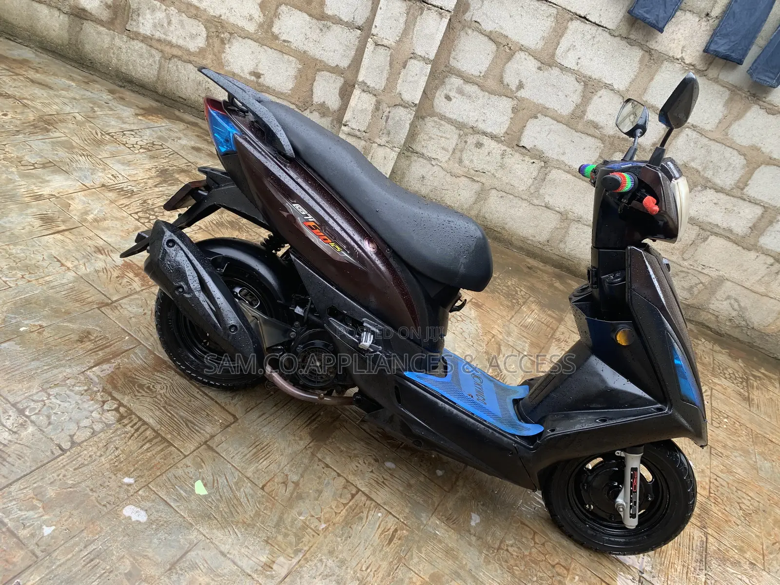 SYM Fnx 125 2021 Brown