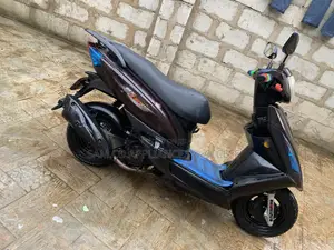 SYM Fnx 125 2021 Brown