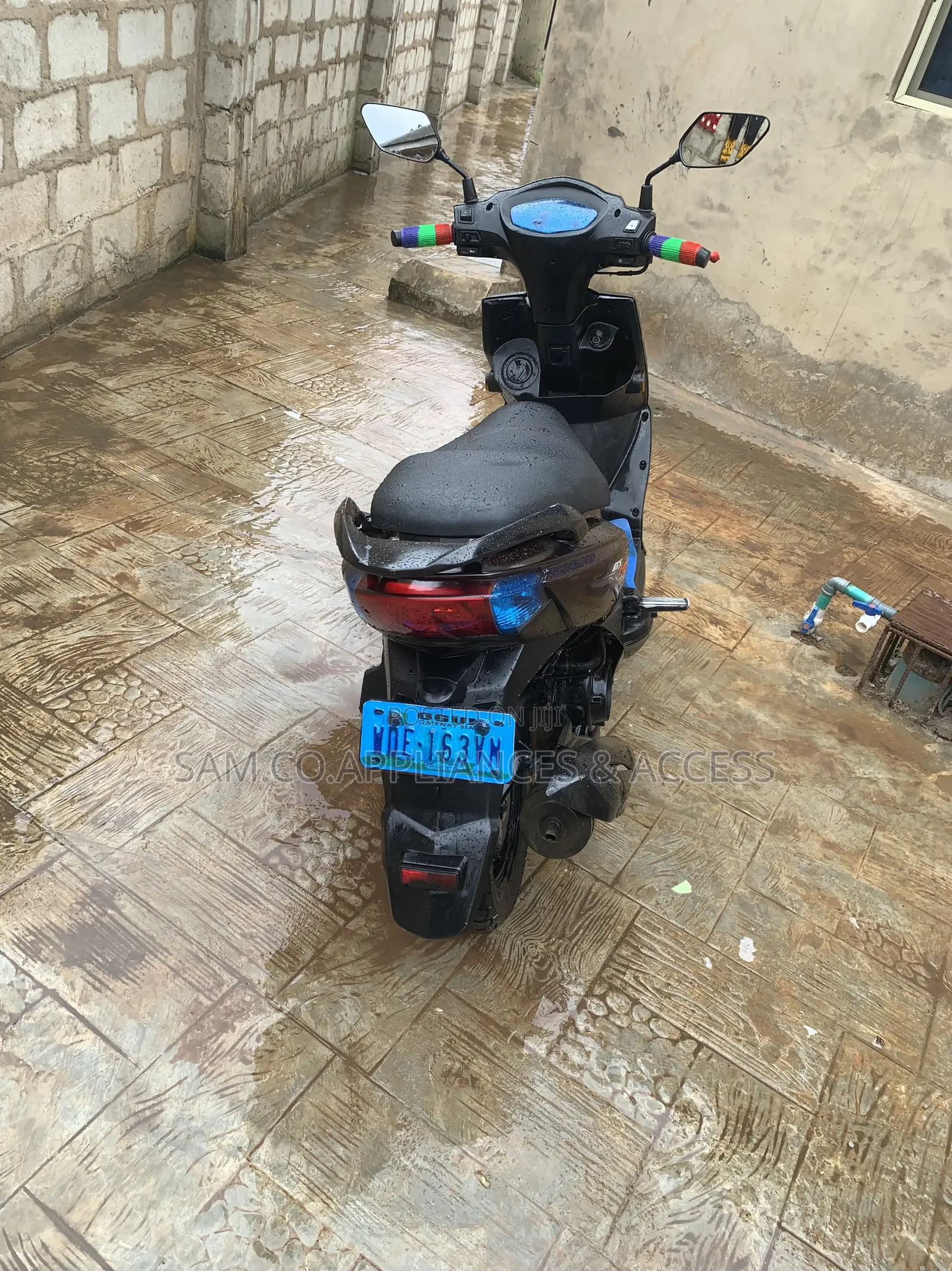 SYM Fnx 125 2021 Brown