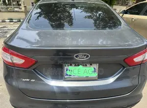 Ford Fusion S 4dr Sedan (2.5L 4cyl 6A) 2014 Gray